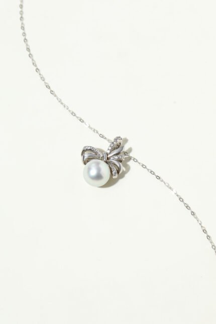 There are so many hemp pendants in seawater
