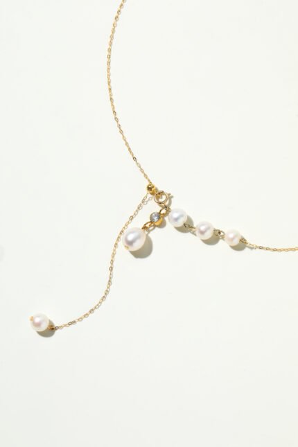 A drop of natural freshwater aurora pearl with adjustable length and multiple wearing styles necklace